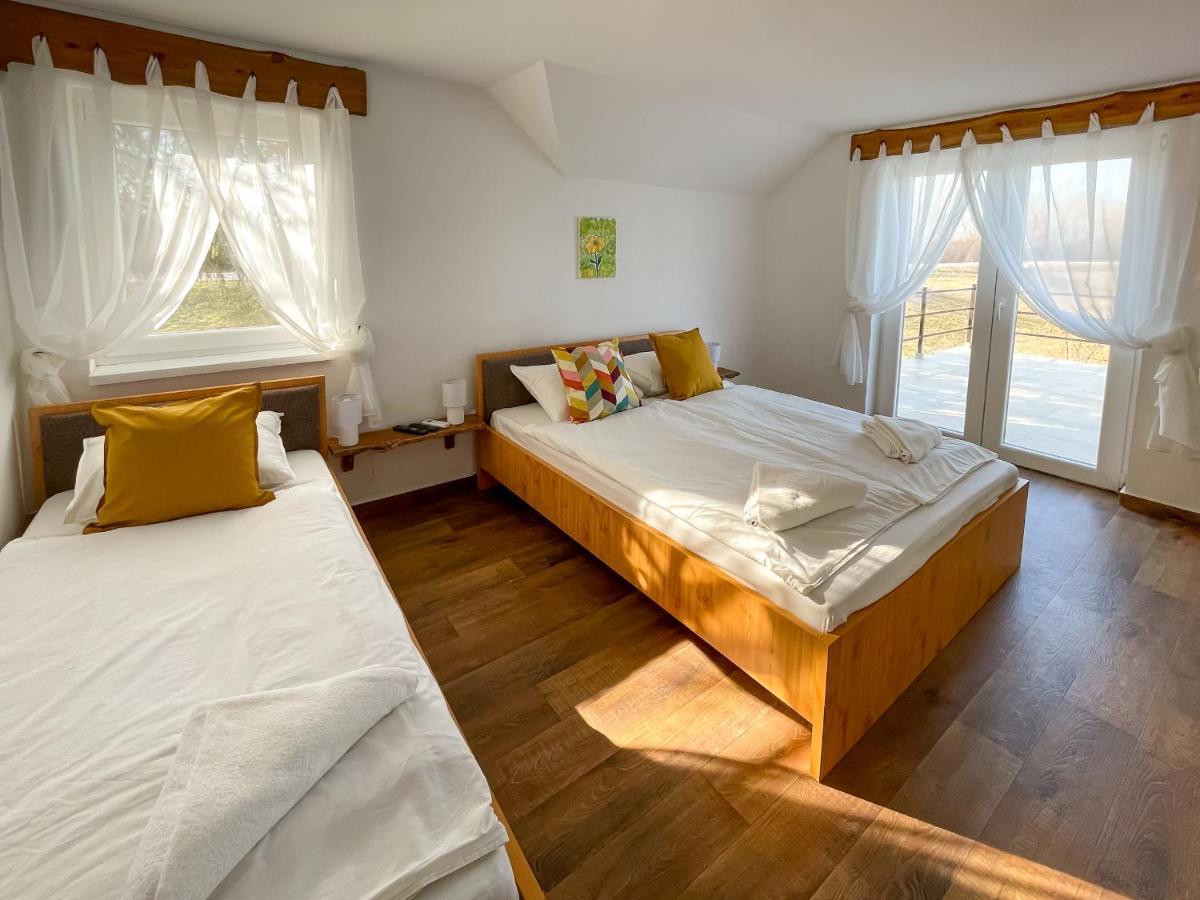 Tanyacsarda Panzio Bed & Breakfast Baja Bagian luar foto