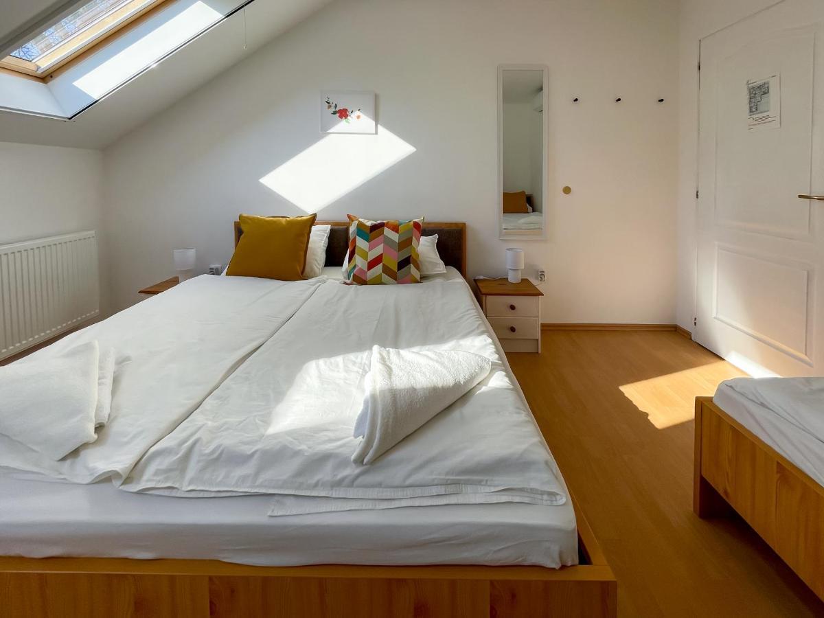 Tanyacsarda Panzio Bed & Breakfast Baja Bagian luar foto