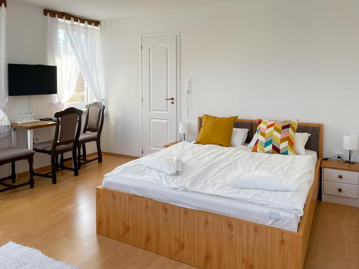 Tanyacsarda Panzio Bed & Breakfast Baja Bagian luar foto