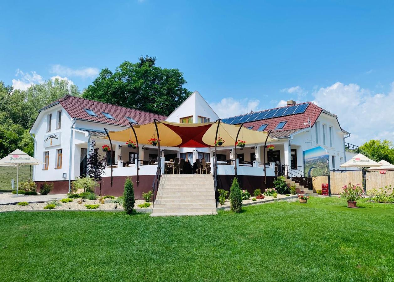 Tanyacsarda Panzio Bed & Breakfast Baja Bagian luar foto